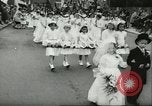 Standbild Heer und Vrow Reeffer Holland Niederlande, 1956, aus Sekunde 14 historischem Filmmaterial Videoclip 65675064633