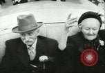 Standbild Heer und Vrow Reeffer Holland Niederlande, 1956, aus Sekunde 19 historischem Filmmaterial Videoclip 65675064633
