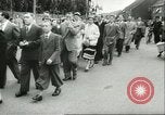 Standbild Heer und Vrow Reeffer Holland Niederlande, 1956, aus Sekunde 24 historischem Filmmaterial Videoclip 65675064633