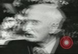 Standbild Heer und Vrow Reeffer Holland Niederlande, 1956, aus Sekunde 28 historischem Filmmaterial Videoclip 65675064633