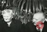 Standbild Heer und Vrow Reeffer Holland Niederlande, 1956, aus Sekunde 32 historischem Filmmaterial Videoclip 65675064633