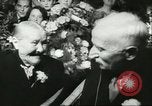 Standbild Heer und Vrow Reeffer Holland Niederlande, 1956, aus Sekunde 35 historischem Filmmaterial Videoclip 65675064633