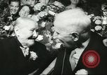 Standbild Heer und Vrow Reeffer Holland Niederlande, 1956, aus Sekunde 36 historischem Filmmaterial Videoclip 65675064633