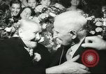 Standbild Heer und Vrow Reeffer Holland Niederlande, 1956, aus Sekunde 37 historischem Filmmaterial Videoclip 65675064633