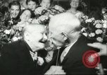 Standbild Heer und Vrow Reeffer Holland Niederlande, 1956, aus Sekunde 38 historischem Filmmaterial Videoclip 65675064633