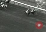 Standbild Monmouth Handicap Rennen Oceanport New Jersey USA, 1956, aus Sekunde 10 historischem Filmmaterial Videoclip 65675064634