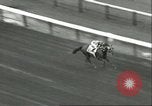Standbild Monmouth Handicap Rennen Oceanport New Jersey USA, 1956, aus Sekunde 51 historischem Filmmaterial Videoclip 65675064634