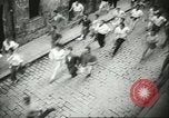Standbild Fest des San Fermin Pamplona Spanien, 1956, aus Sekunde 26 historischem Filmmaterial Videoclip 65675064636