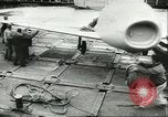 Standbild F-86 Sabre Kampfflugzeuge Japan, 1956, aus Sekunde 15 historischem Filmmaterial Videoclip 65675064639