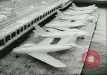 Standbild F-86 Sabre Kampfflugzeuge Japan, 1956, aus Sekunde 18 historischem Filmmaterial Videoclip 65675064639