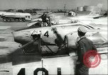 Standbild F-86 Sabre Kampfflugzeuge Japan, 1956, aus Sekunde 36 historischem Filmmaterial Videoclip 65675064639
