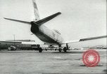 Standbild F-86 Sabre Kampfflugzeuge Japan, 1956, aus Sekunde 43 historischem Filmmaterial Videoclip 65675064639
