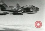 Standbild F-86 Sabre Kampfflugzeuge Japan, 1956, aus Sekunde 50 historischem Filmmaterial Videoclip 65675064639