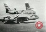 Standbild F-86 Sabre Kampfflugzeuge Japan, 1956, aus Sekunde 57 historischem Filmmaterial Videoclip 65675064639