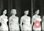 Standbild Miss Universe Schönheitswettbewerb California United States USA, 1956, aus Sekunde 12 historischem Filmmaterial Videoclip 65675064640