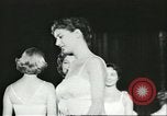 Standbild Miss Universe Schönheitswettbewerb California United States USA, 1956, aus Sekunde 32 historischem Filmmaterial Videoclip 65675064640