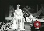 Standbild Miss Universe Schönheitswettbewerb California United States USA, 1956, aus Sekunde 57 historischem Filmmaterial Videoclip 65675064640