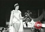 Standbild Miss Universe Schönheitswettbewerb California United States USA, 1956, aus Sekunde 60 historischem Filmmaterial Videoclip 65675064640