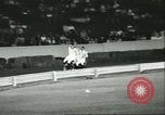 Standbild Auto und Motorrad Stunt Show Chicago Illinois USA, 1956, aus Sekunde 11 historischem Filmmaterial Videoclip 65675064641