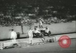 Standbild Auto und Motorrad Stunt Show Chicago Illinois USA, 1956, aus Sekunde 34 historischem Filmmaterial Videoclip 65675064641