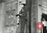 Image Défilé Italie, 1956, de la seconde 16 séquences d'archives historiques vidéo 65675064645