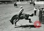 Standbild 8 National High School Meisterschafts Rodeo Reno Nevada USA, 1956, aus Sekunde 43 historischem Filmmaterial Videoclip 65675064652