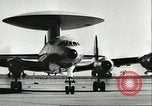Standbild Flying Saucer Radar Flugzeug California United States USA, 1956, aus Sekunde 11 historischem Filmmaterial Videoclip 65675064654