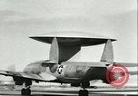 Standbild Flying Saucer Radar Flugzeug California United States USA, 1956, aus Sekunde 20 historischem Filmmaterial Videoclip 65675064654