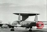Standbild Flying Saucer Radar Flugzeug California United States USA, 1956, aus Sekunde 21 historischem Filmmaterial Videoclip 65675064654