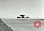 Standbild Flying Saucer Radar Flugzeug California United States USA, 1956, aus Sekunde 25 historischem Filmmaterial Videoclip 65675064654