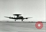 Standbild Flying Saucer Radar Flugzeug California United States USA, 1956, aus Sekunde 27 historischem Filmmaterial Videoclip 65675064654