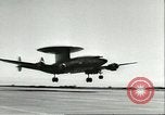 Standbild Flying Saucer Radar Flugzeug California United States USA, 1956, aus Sekunde 28 historischem Filmmaterial Videoclip 65675064654