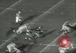 Standbild Fußballspiel California United States USA, 1956, aus Sekunde 10 historischem Filmmaterial Videoclip 65675064657