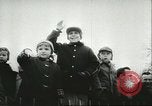 Standbild Santa Clause in fliegenden Untertasse Allentown Pennsylvania USA, 1956, aus Sekunde 11 historischem Filmmaterial Videoclip 65675064661