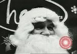 Standbild Santa Clause in fliegenden Untertasse Allentown Pennsylvania USA, 1956, aus Sekunde 18 historischem Filmmaterial Videoclip 65675064661