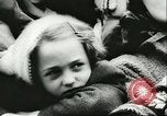 Standbild Santa Clause in fliegenden Untertasse Allentown Pennsylvania USA, 1956, aus Sekunde 31 historischem Filmmaterial Videoclip 65675064661