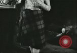 Standbild 1950Winter Mode in Amerika Bear Mountain New York USA, 1956, aus Sekunde 22 historischem Filmmaterial Videoclip 65675064662
