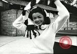 Standbild 1950Winter Mode in Amerika Bear Mountain New York USA, 1956, aus Sekunde 55 historischem Filmmaterial Videoclip 65675064662