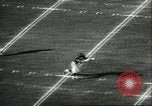 Standbild Fußballspiel California United States USA, 1956, aus Sekunde 35 historischem Filmmaterial Videoclip 65675064663