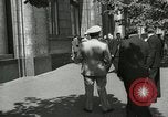 Immagine di Dignitario Mosca Unione Sovietica, 1956, secondo 29 filmato di repertorio 65675064669