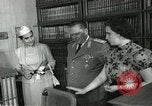 Immagine di Dignitario Mosca Unione Sovietica, 1956, secondo 58 filmato di repertorio 65675064670