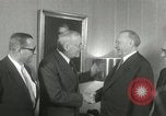 Image Adenauer répond à Dulles United States USA, 1956, de la seconde 40 séquences d'archives historiques vidéo 65675064671