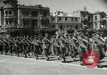Standbild ägyptischen Streitkräfte paradieren in Platz der Republik Kairo Ägypten, 1956, aus Sekunde 8 historischem Filmmaterial Videoclip 65675064673