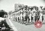Standbild ägyptischen Streitkräfte paradieren in Platz der Republik Kairo Ägypten, 1956, aus Sekunde 10 historischem Filmmaterial Videoclip 65675064673