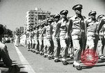 Standbild ägyptischen Streitkräfte paradieren in Platz der Republik Kairo Ägypten, 1956, aus Sekunde 12 historischem Filmmaterial Videoclip 65675064673