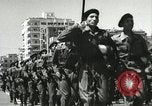 Standbild ägyptischen Streitkräfte paradieren in Platz der Republik Kairo Ägypten, 1956, aus Sekunde 21 historischem Filmmaterial Videoclip 65675064673