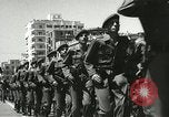 Standbild ägyptischen Streitkräfte paradieren in Platz der Republik Kairo Ägypten, 1956, aus Sekunde 22 historischem Filmmaterial Videoclip 65675064673