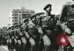 Standbild ägyptischen Streitkräfte paradieren in Platz der Republik Kairo Ägypten, 1956, aus Sekunde 23 historischem Filmmaterial Videoclip 65675064673