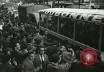 Standbild Ausschreitungen Frankreich, 1950, aus Sekunde 9 historischem Filmmaterial Videoclip 65675064674