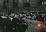 Standbild Ausschreitungen Frankreich, 1950, aus Sekunde 16 historischem Filmmaterial Videoclip 65675064674
